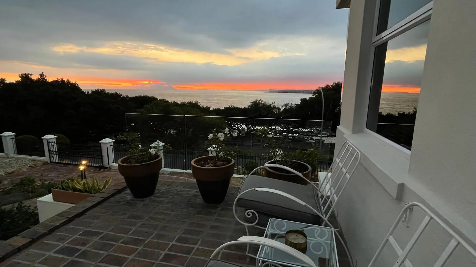 ホテル Manor On The Bay Gordonʼs Bay ゲストハウス